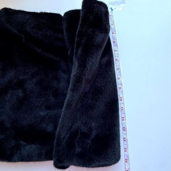 NWT WEWOREWHAT Faux Fur Black Mini Skirt.  Size 00 - Picture 10 of 12